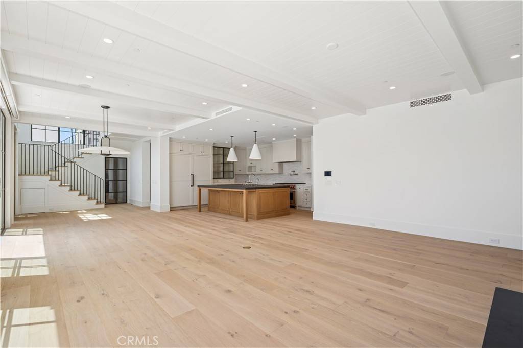 Corona Del Mar, CA 92625,2820 Bayview DR