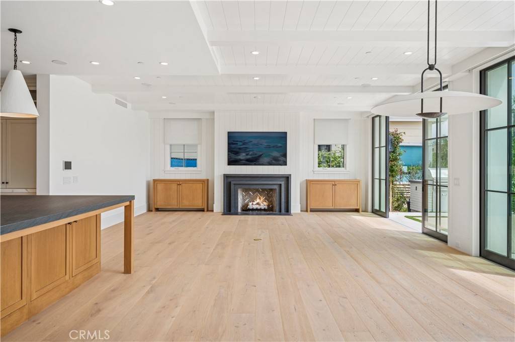 Corona Del Mar, CA 92625,2820 Bayview DR