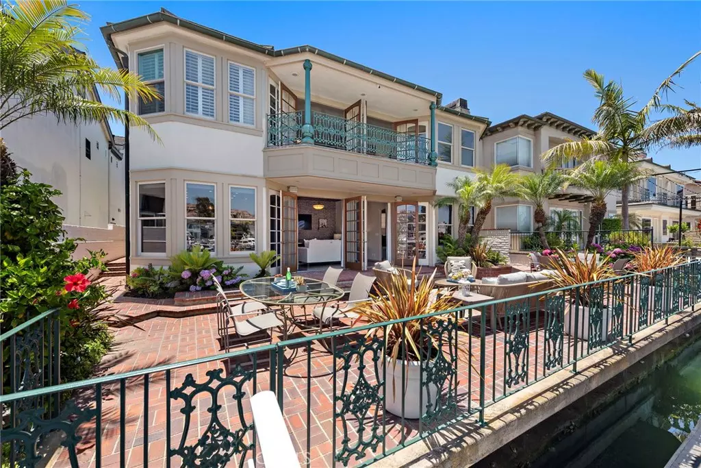 Newport Beach, CA 92660,648 Harbor Island DR