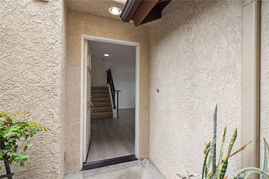 Costa Mesa, CA 92627,2233 Fairview RD #H