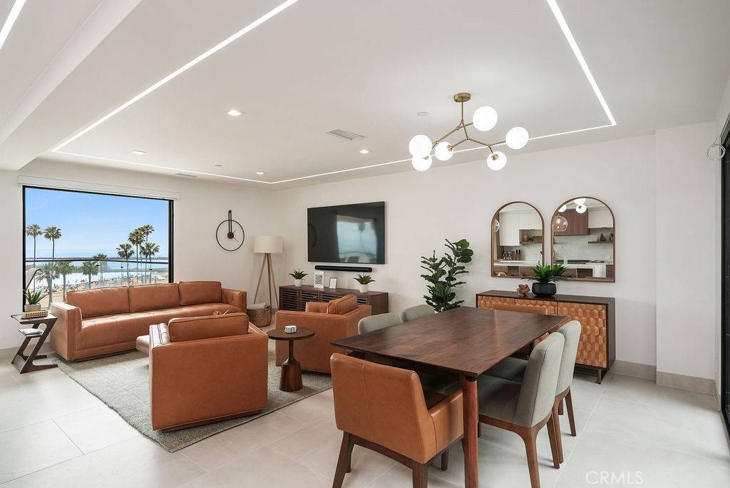 Corona Del Mar, CA 92625,3047 Ocean BLVD