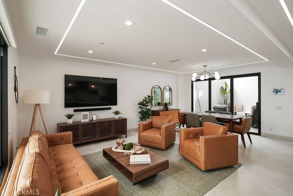 Corona Del Mar, CA 92625,3047 Ocean BLVD