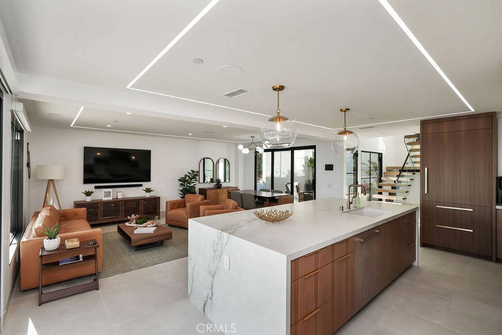 Corona Del Mar, CA 92625,3047 Ocean BLVD
