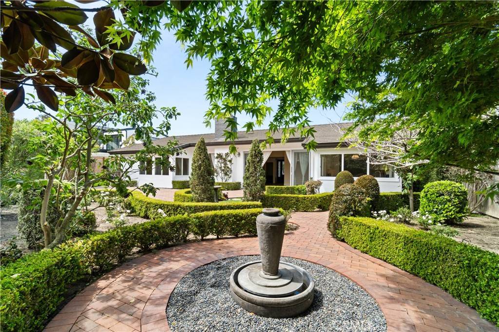 1520 Sandcastle DR, Corona Del Mar, CA 92625