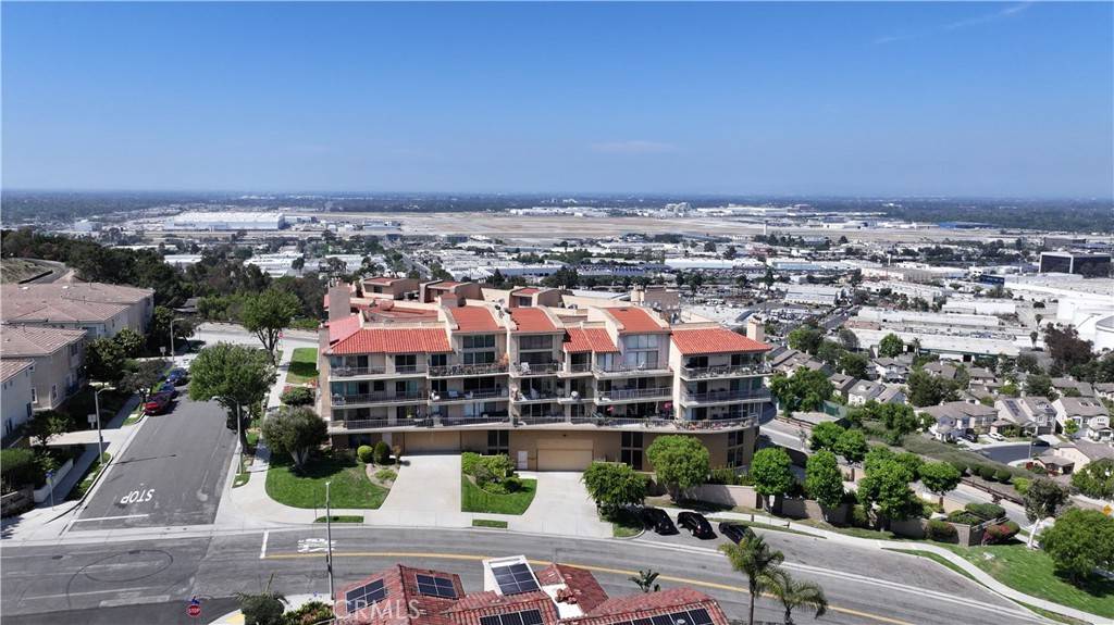 Signal Hill, CA 90755,2700 E Panorama DR #208