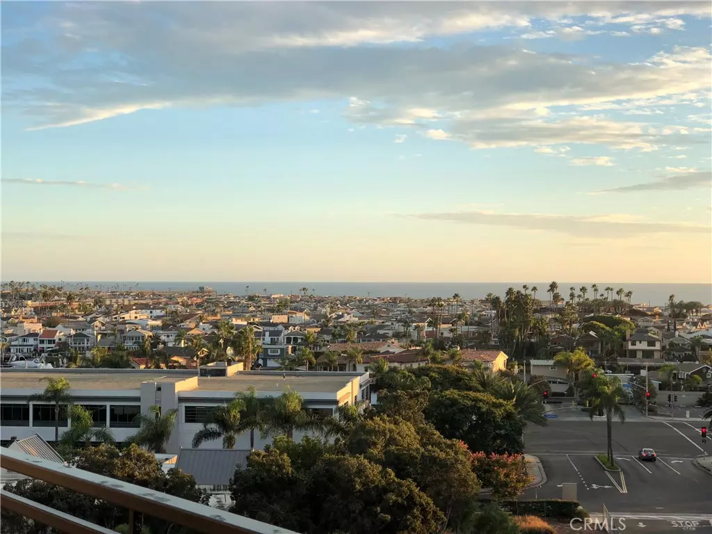Newport Beach, CA 92663,270 Cagney LN #311