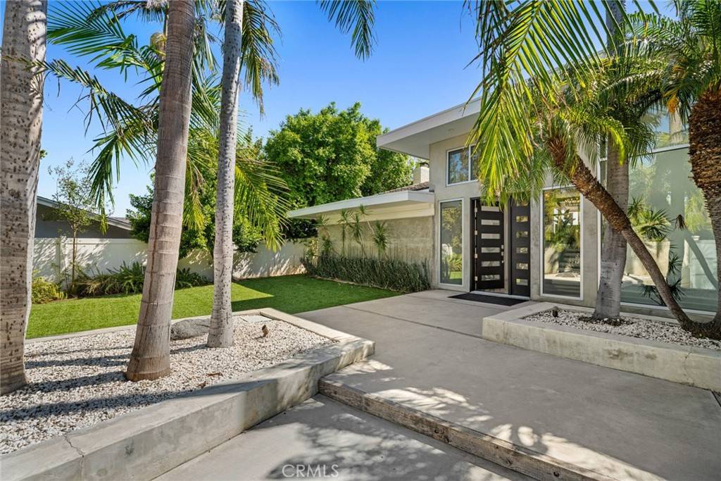 Santa Ana, CA 92705,10255 Overhill DR