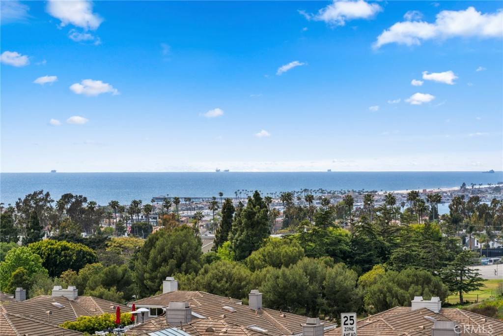 Corona Del Mar, CA 92625,935 Tiller WAY