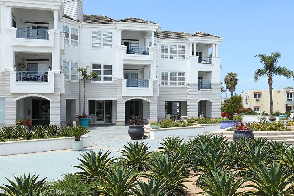 Newport Beach, CA 92663,2600 Newport BLVD #219