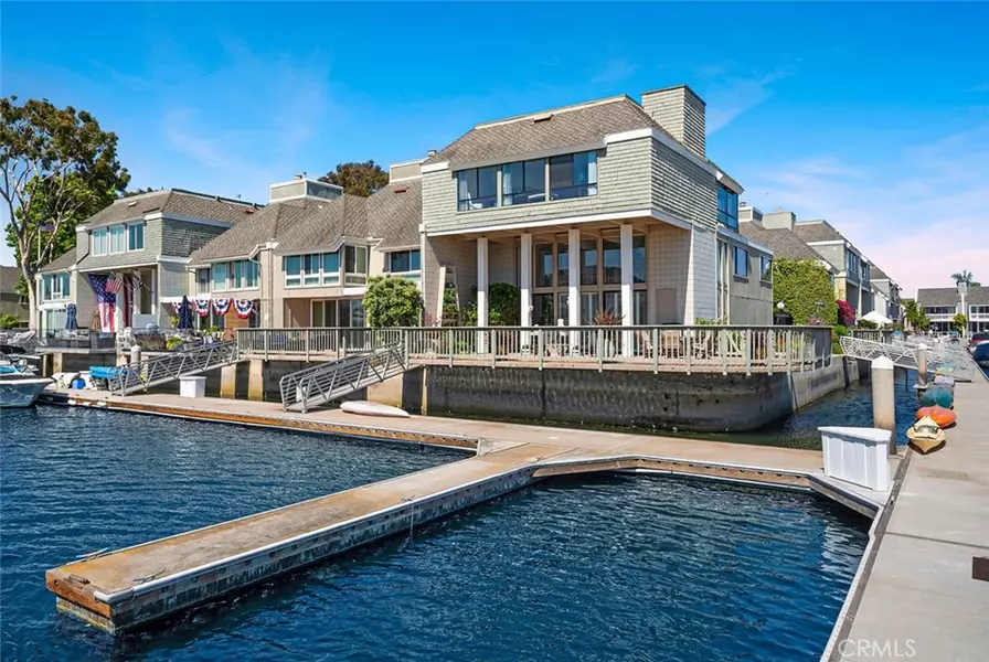 16445 Wimbledon LN, Huntington Beach, CA 92649