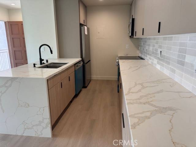Santa Ana, CA 92704,2501 W sunflower #F12