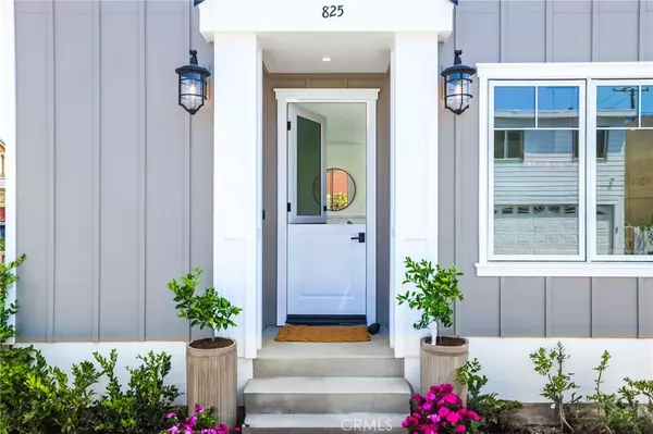 825 W Bay AVE #A, Newport Beach, CA 92661