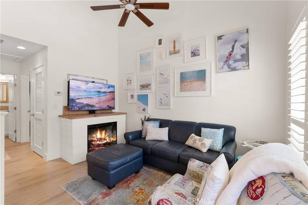 Newport Beach, CA 92663,28 Cabrillo ST