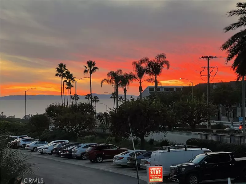 240 Nice LN #114, Newport Beach, CA 92663