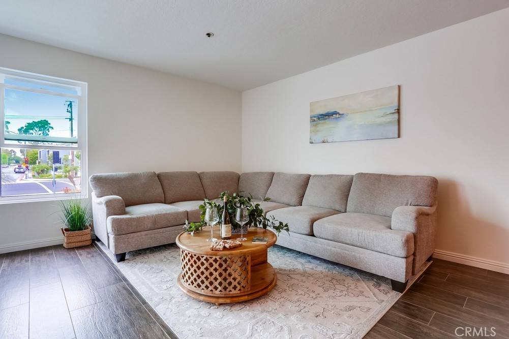Newport Beach, CA 92663,240 Nice LN #114