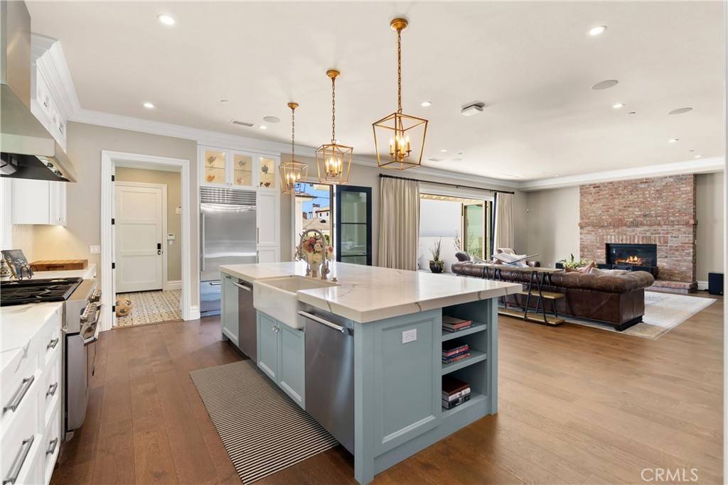 430 Aliso AVE, Newport Beach, CA 92663