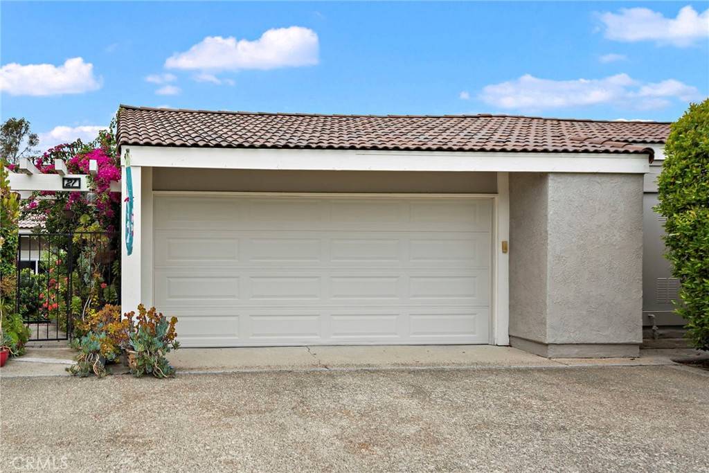 Irvine, CA 92612,21 Rustling Wind #21