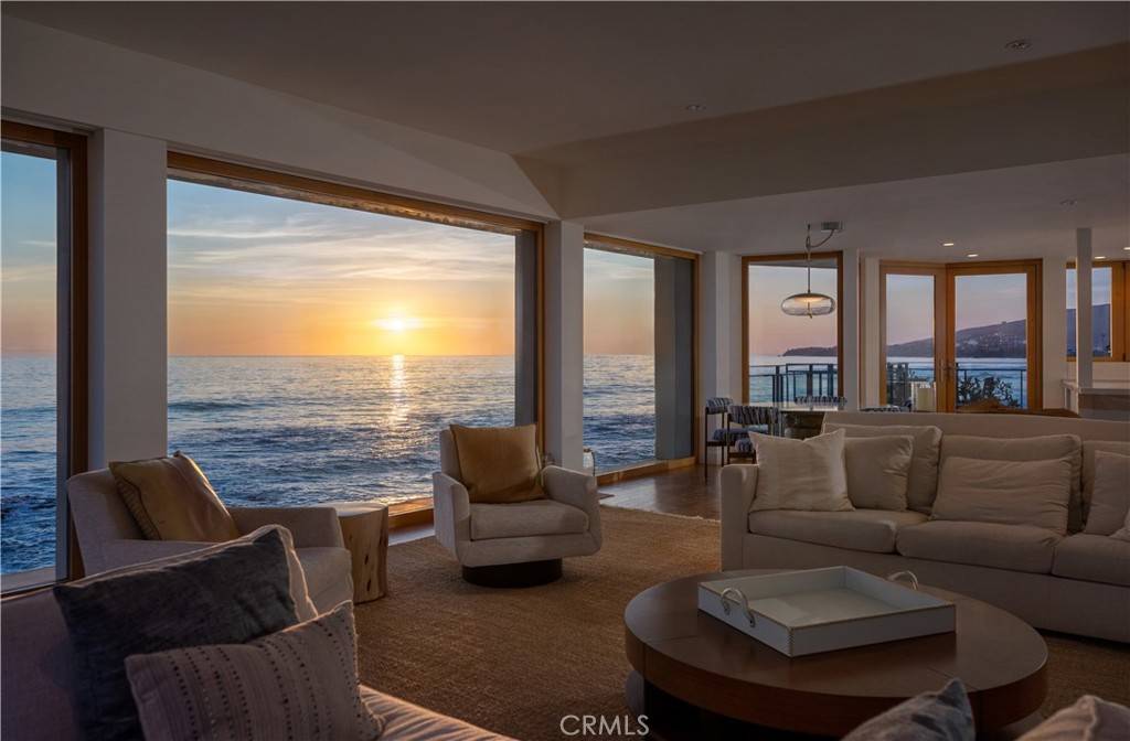 Laguna Beach, CA 92651,1901 Ocean WAY