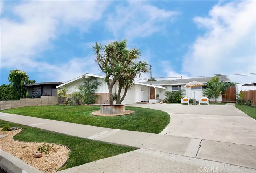 305 Bowling Green DR, Costa Mesa, CA 92626