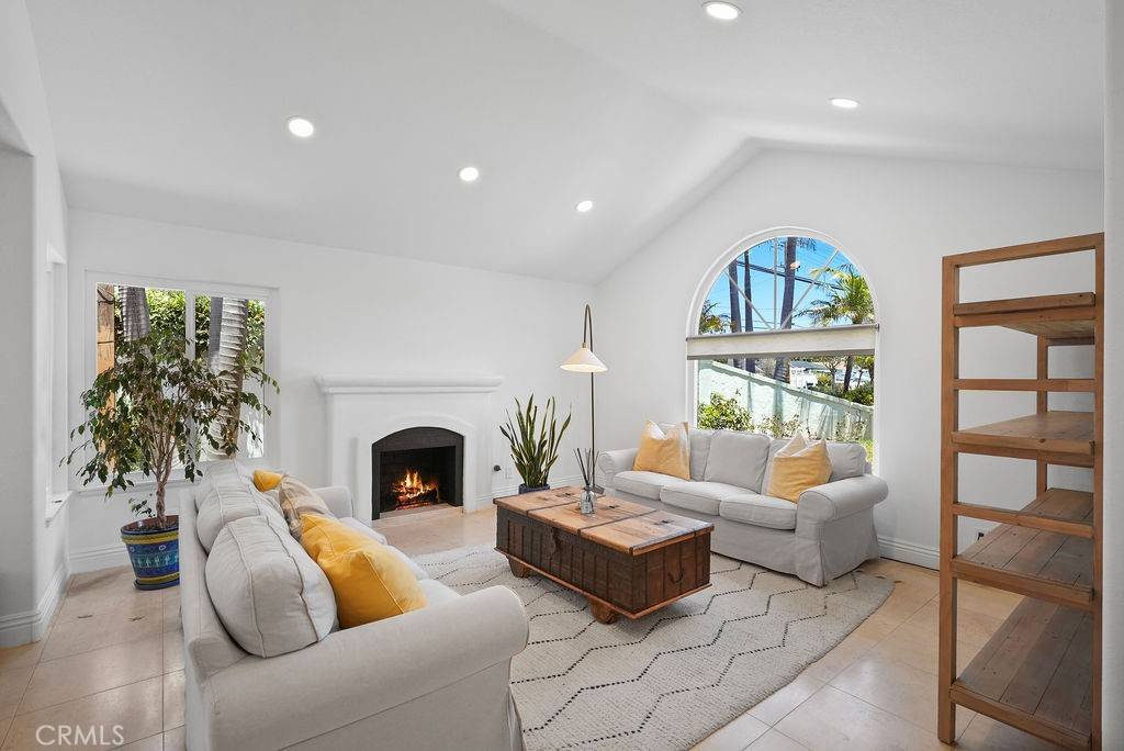 Costa Mesa, CA 92627,201 La Costa CT