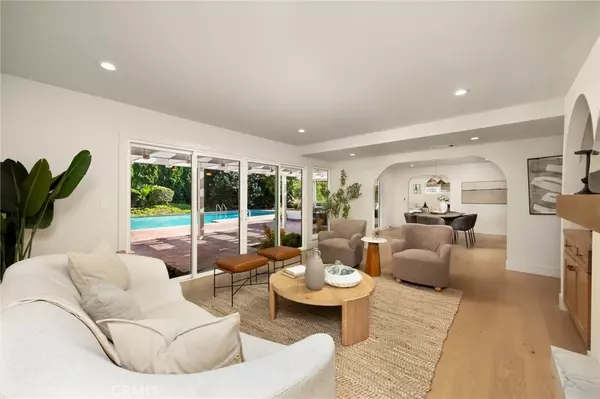 Costa Mesa, CA 92626,1839 Pitcairn DR