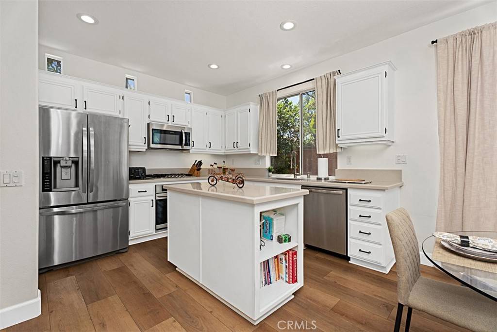 Aliso Viejo, CA 92656,35 Colony WAY
