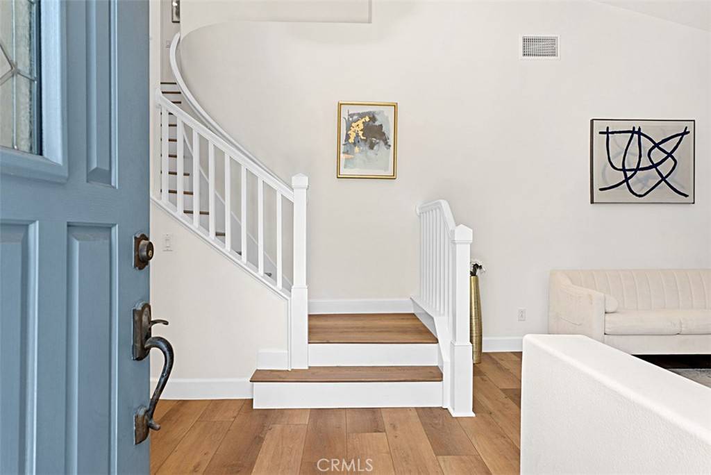 Aliso Viejo, CA 92656,35 Colony WAY