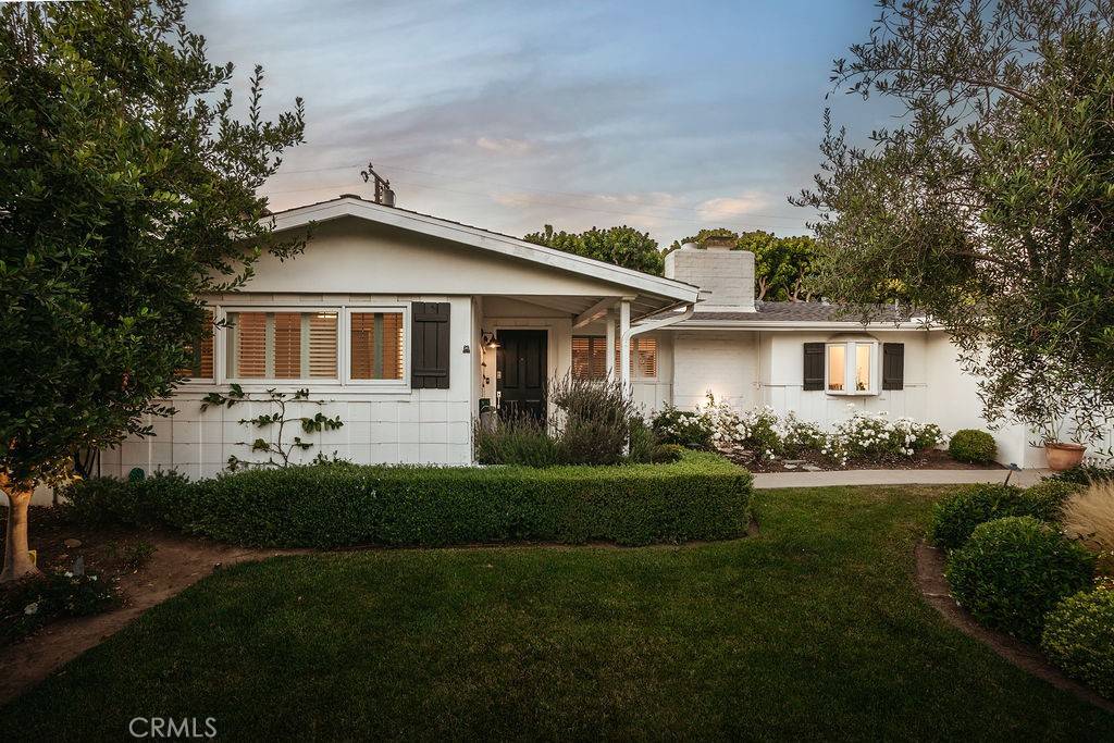 484 E 16th ST, Costa Mesa, CA 92627