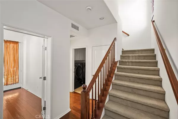 Irvine, CA 92603,125 Tall Oak