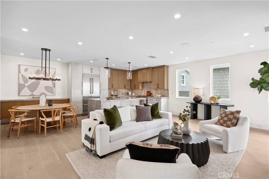 Corona Del Mar, CA 92625,516 1/2 Larkspur AVE