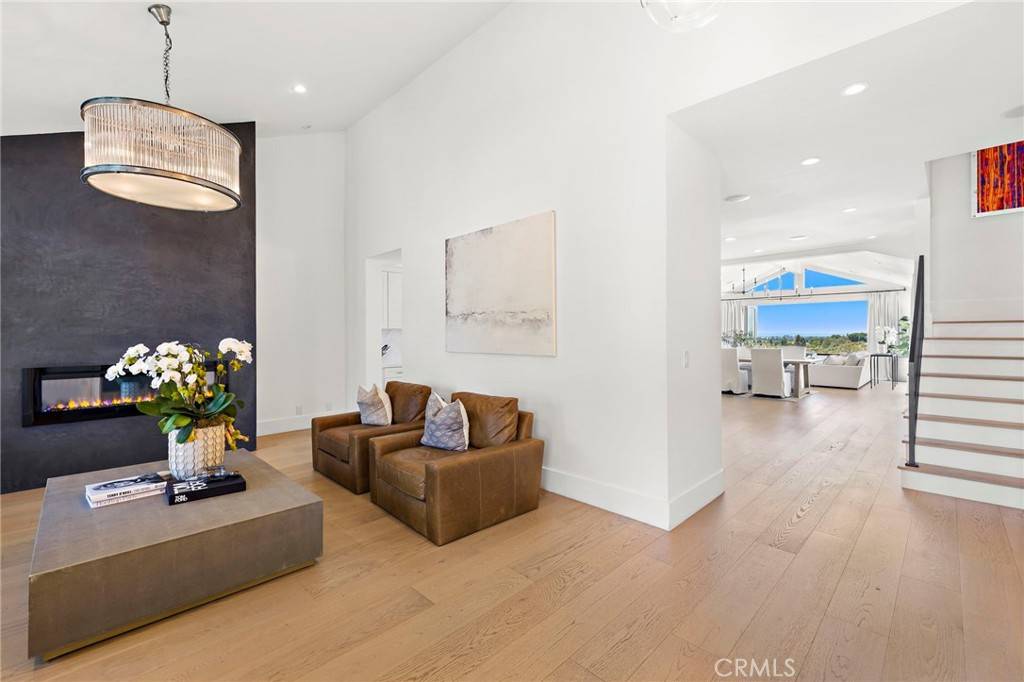 Yorba Linda, CA 92886,6041 Saddletree LN