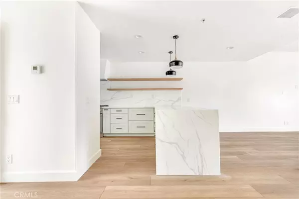 Corona Del Mar, CA 92625,401 Seaward RD #9