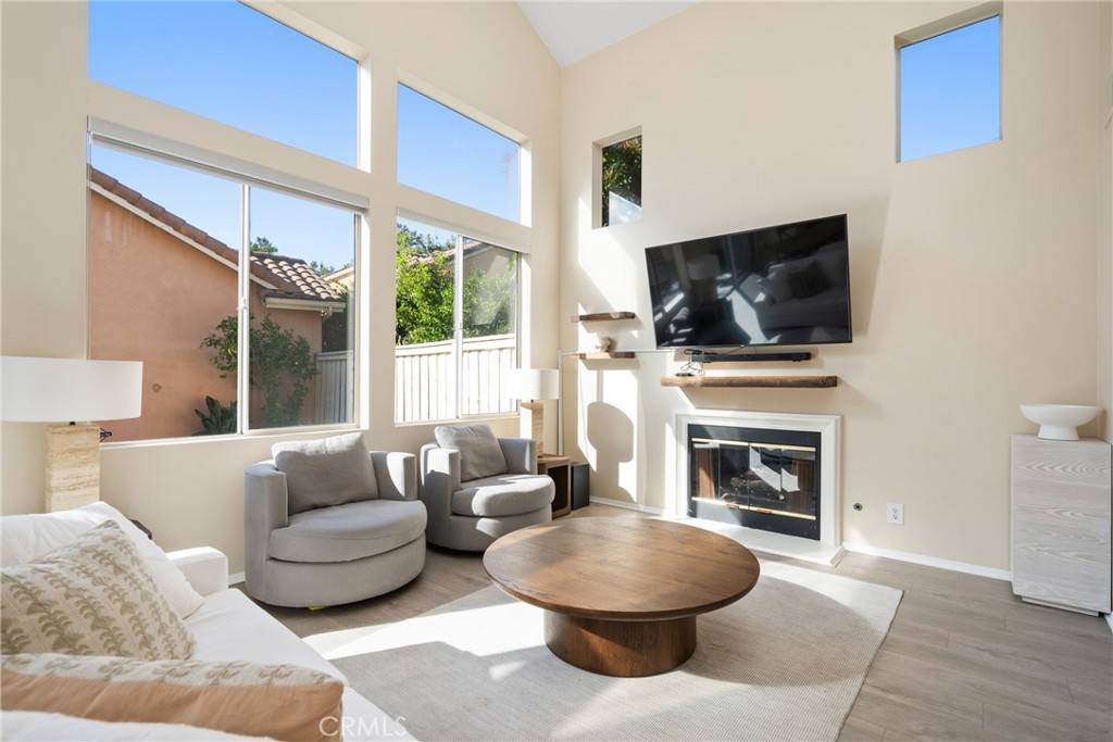 Irvine, CA 92606,26 Le Vanto