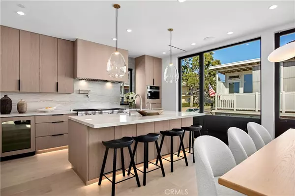 Corona Del Mar, CA 92625,2501 Seaview Ave