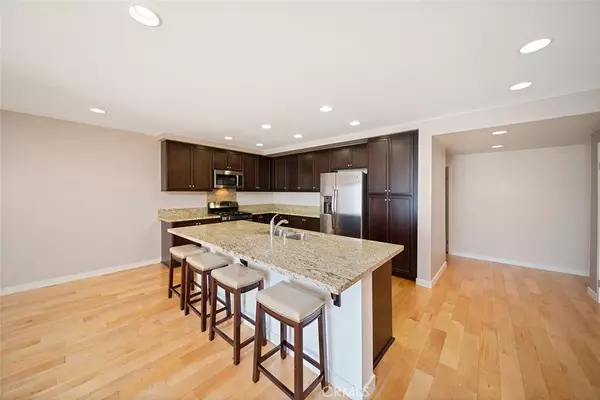 Irvine, CA 92612,87 Waldorf