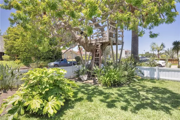 Newport Beach, CA 92663,2300 Margaret DR