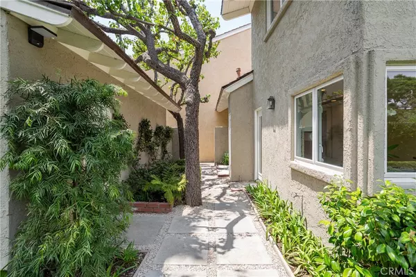 Newport Beach, CA 92660,520 Laver WAY