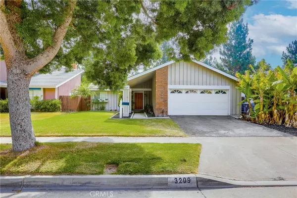 3209 S Center ST, Santa Ana, CA 92704