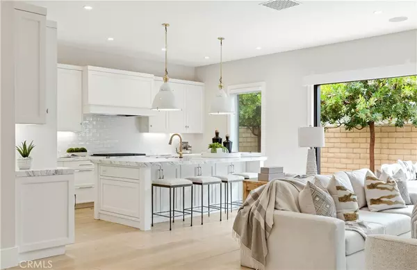 387 La Perle PL, Costa Mesa, CA 92627