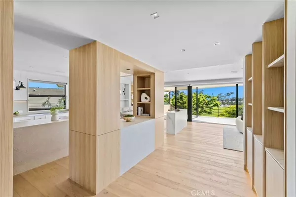 Newport Beach, CA 92660,1075 Granville DR