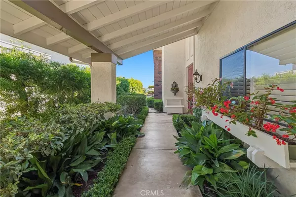 Corona Del Mar, CA 92625,34 Mainsail DR