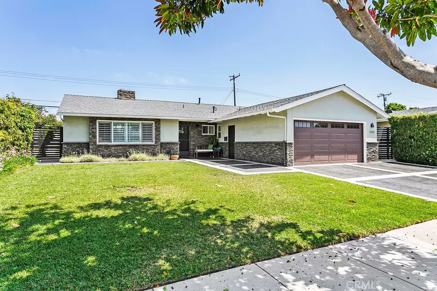 300 Bucknell RD, Costa Mesa, CA 92626