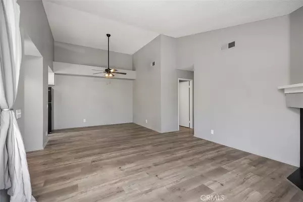 Irvine, CA 92612,235 Stanford CT #126