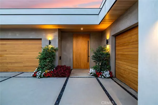 6691 E Country CIR, Huntington Beach, CA 92648