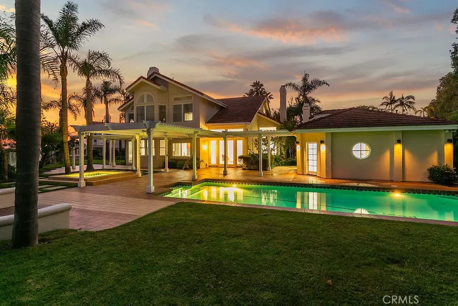 19 Harbor Pointe, Corona Del Mar, CA 92625