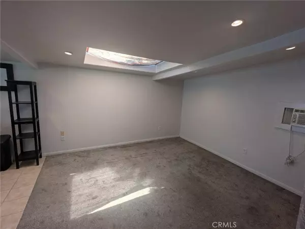 Costa Mesa, CA 92627,2604 Willo LN