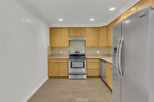 Newport Beach, CA 92663,200 Mcneil LN #204