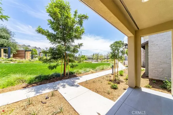 Irvine, CA 92618,216 Chorus