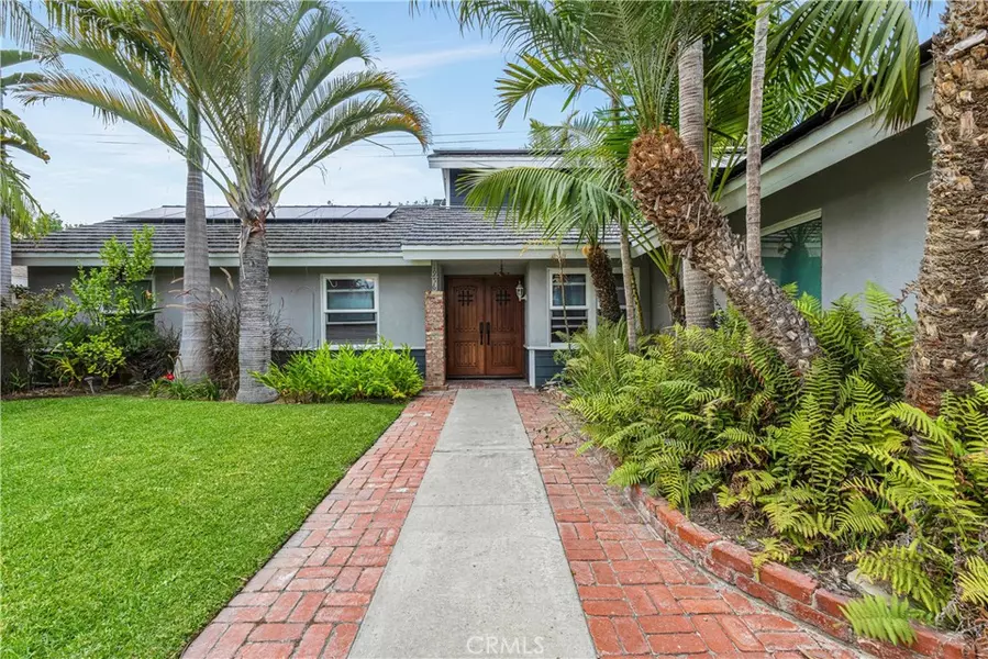 1956 Flamingo DR, Costa Mesa, CA 92626