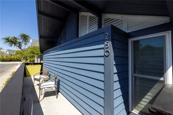 Newport Beach, CA 93663,250 62nd Street